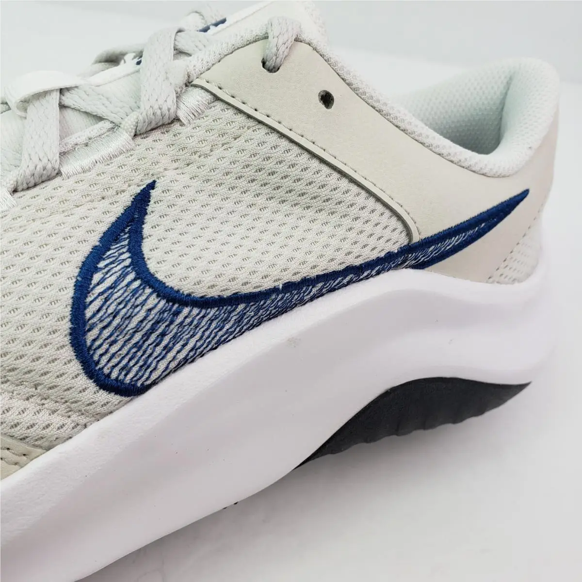 Nike shoes - Nike Legend Essentials 3 NN - Beige 8