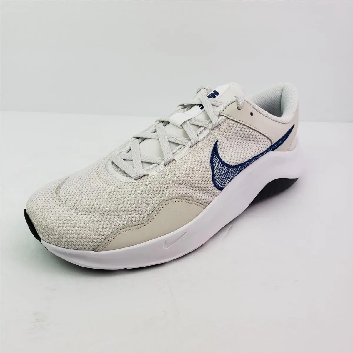 Nike shoes - Nike Legend Essentials 3 NN - Beige 0