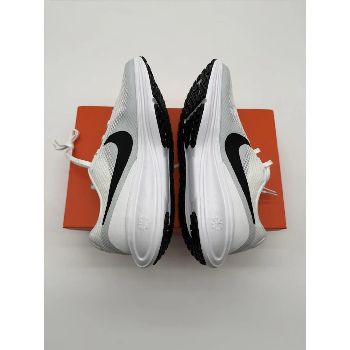 Nike shoes - Nike Revolution 8 - Revolution - Hj9198 101 - White (UPC: 0197862892567) 4