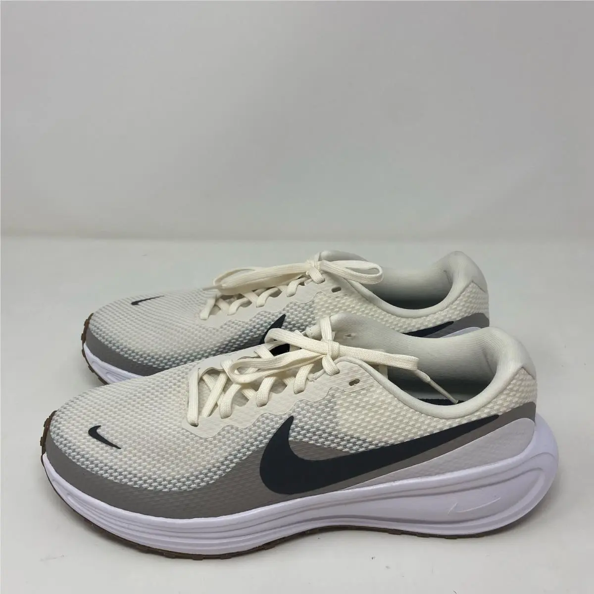 Nike shoes - White (UPC: 198486662345) 0
