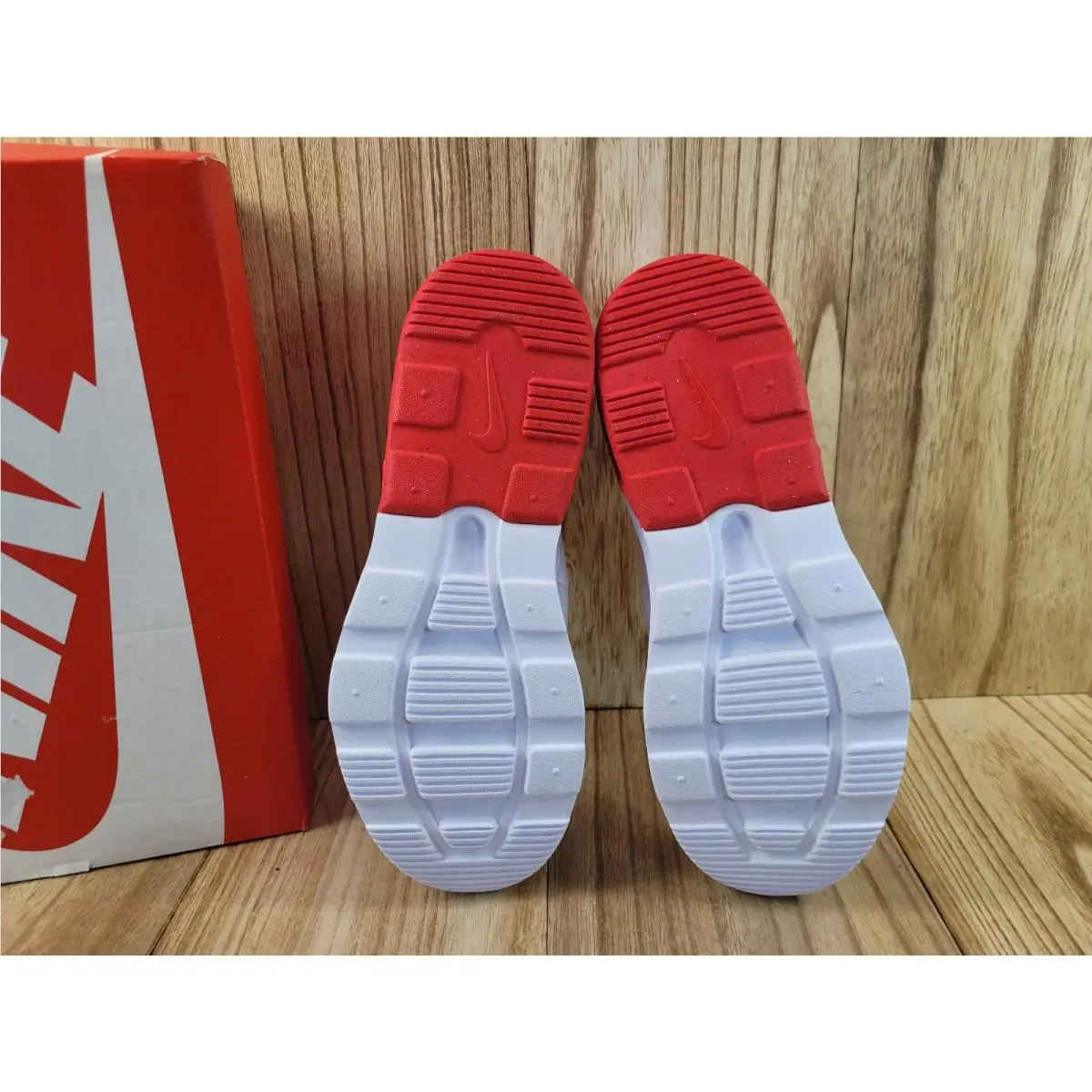 Nike shoes - Nike Air Max Motion 2 - White 1