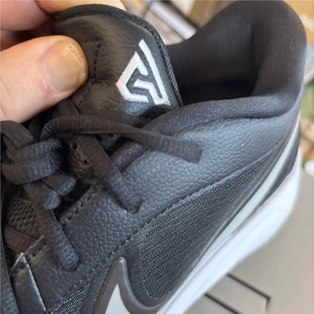 Nike shoes - Black 3