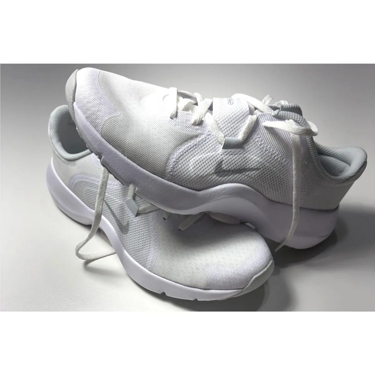 Women`s  In-season TR 13 Size 10 White / Metallic Silver by Nike