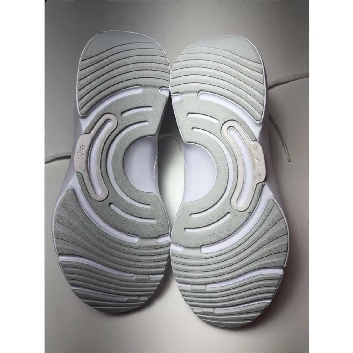 Nike shoes - White 3