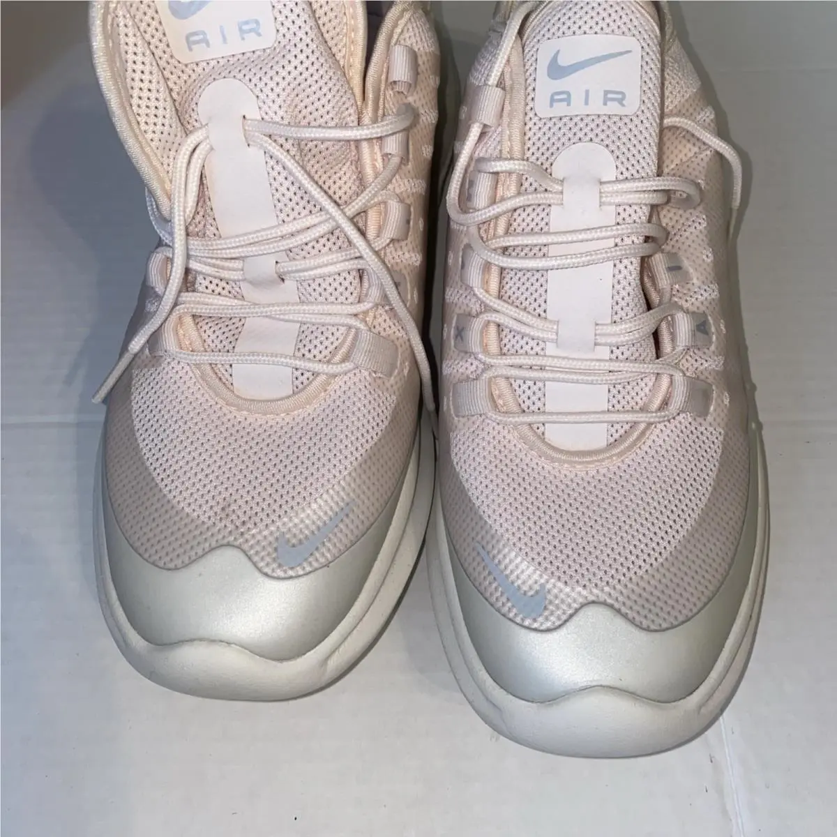 Women’s  Air Max Axis Light Soft Pink W Size 10 by Nike