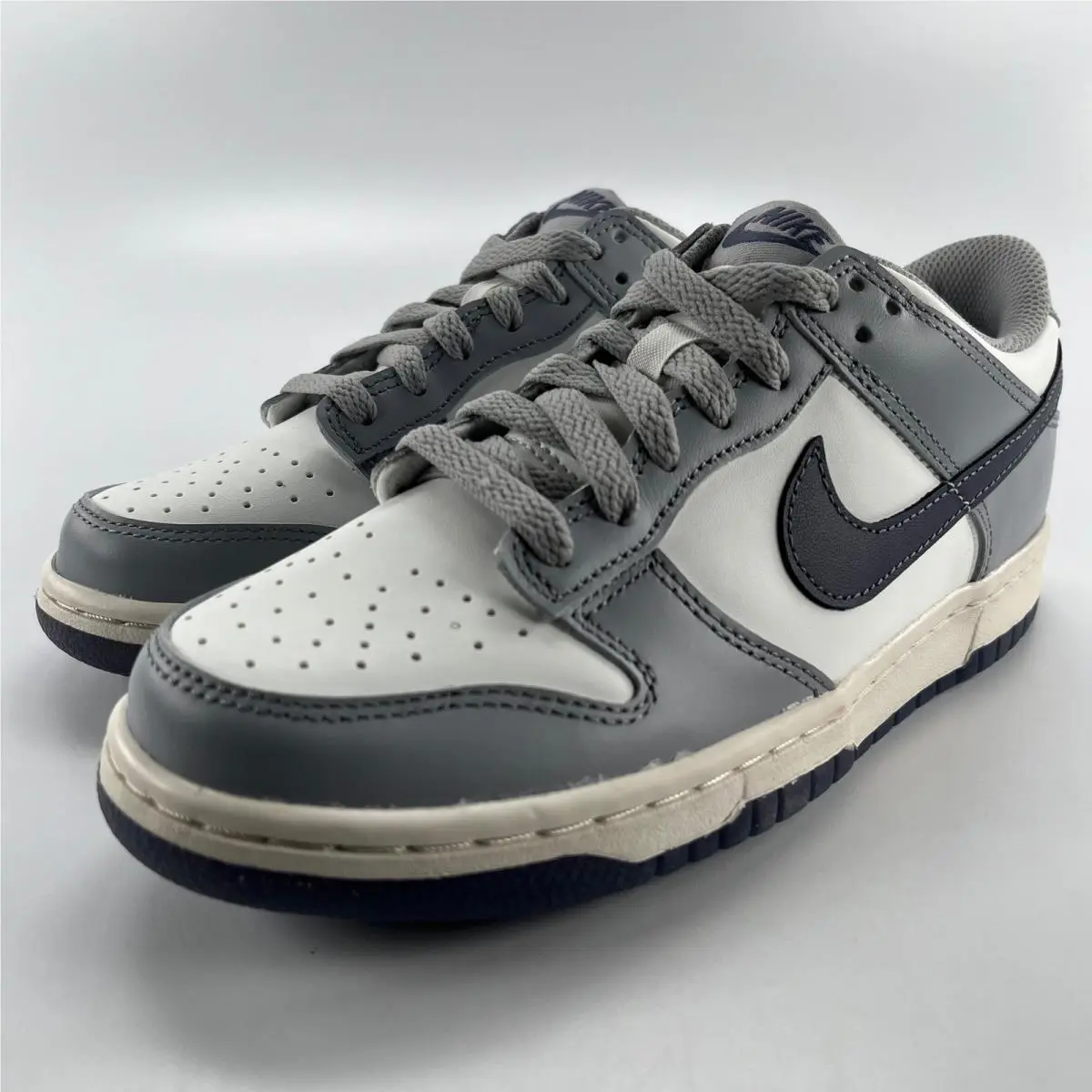 Nike Dunk Low Platinum Tint Light Carbon GS FB9109-101 Kids Size 6Y Grey White