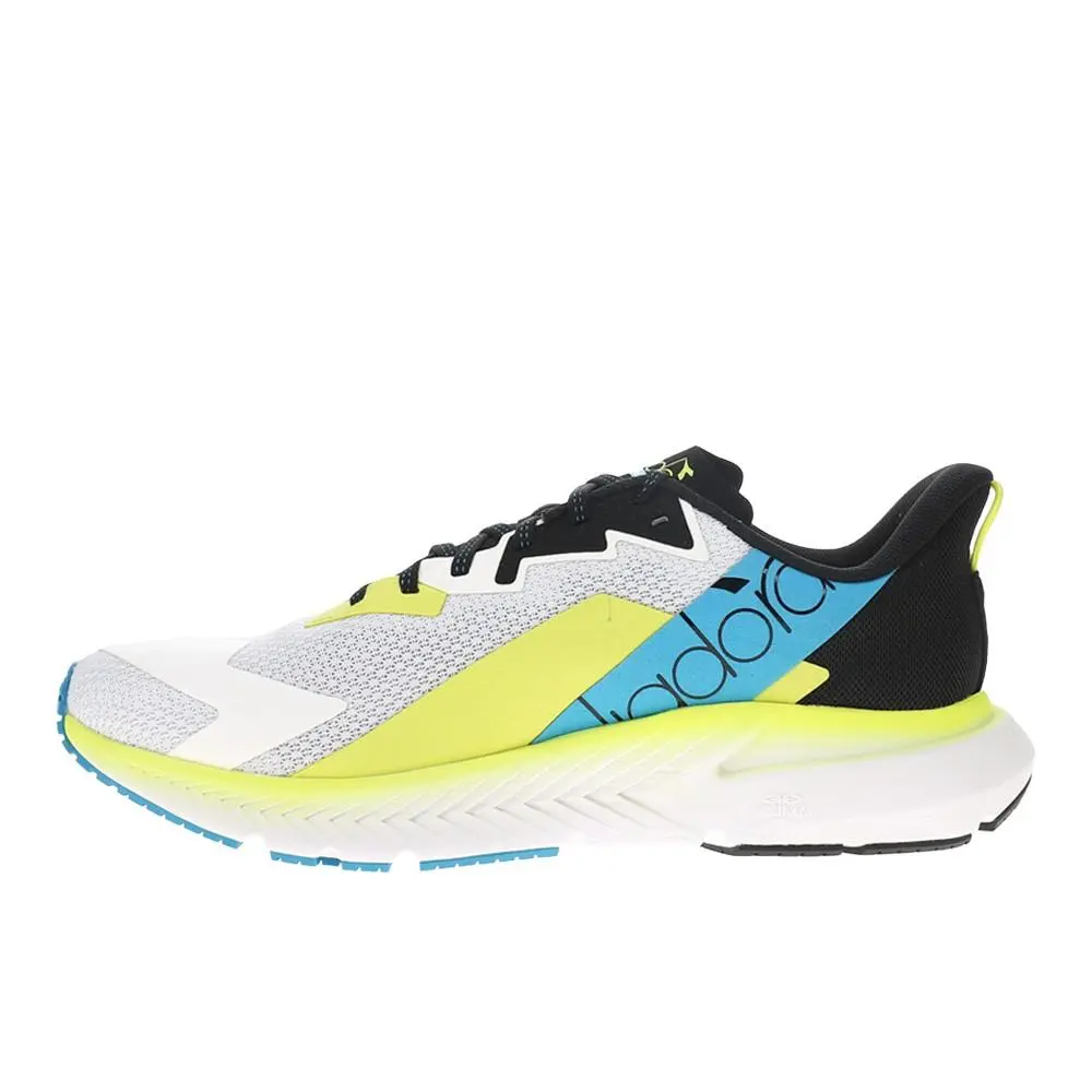Diadora shoes - diadora Mythos Blushield Volo 4 Running - 180253-D0619 - White 6