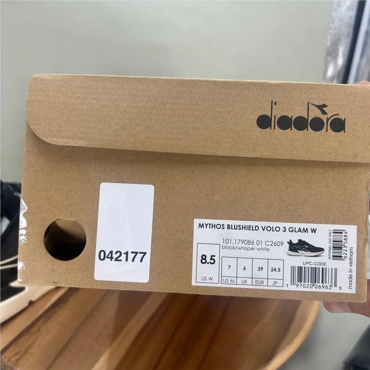 Diadora shoes - Diadora Mythos Blushield Volo 3 Glam - Black 0