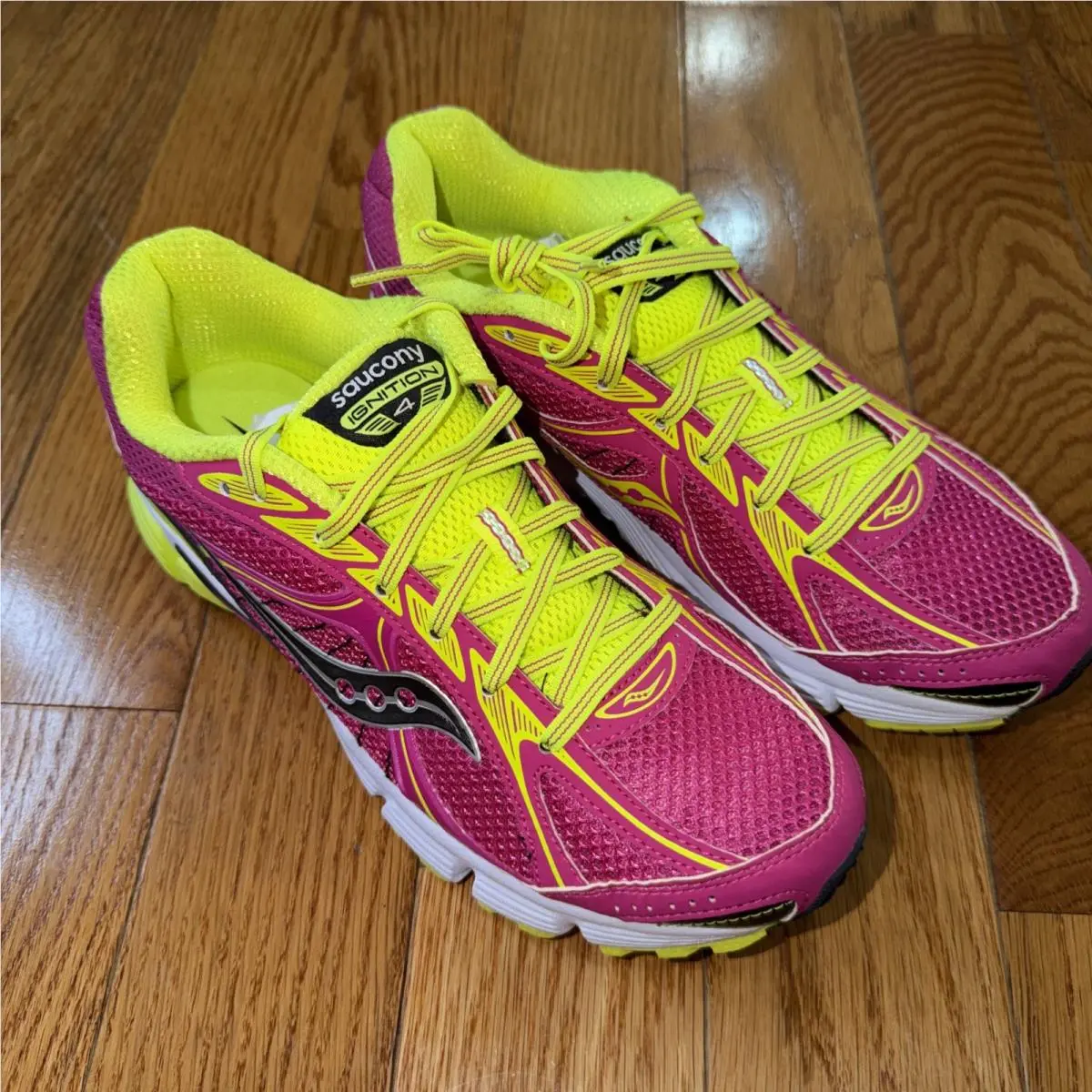 Size 8.5 US Women’s Saucony Grid Ignition 4 Running Shoes Pink Yellow Sneakers