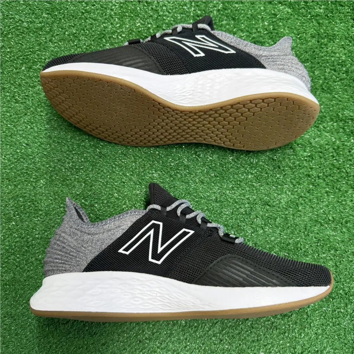 New Balance shoes - Fresh Foam Roav Black Light Aluminum - MROAVTK - Black 1