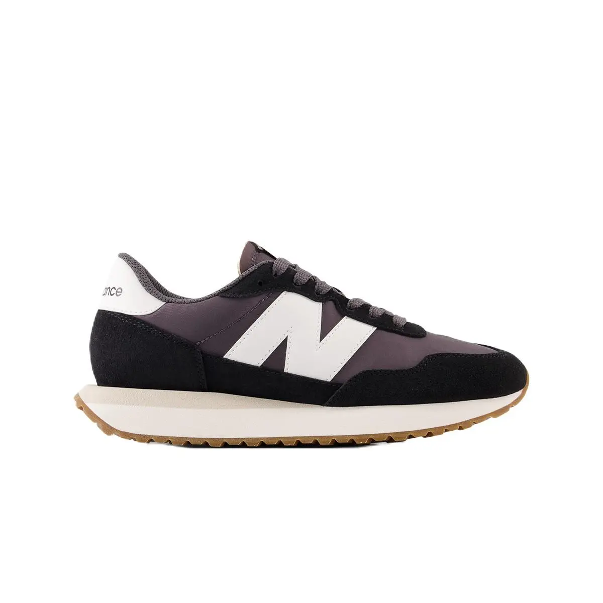 New Balance shoes - Black/Ef Magnet/Sea Salt/Gum 5