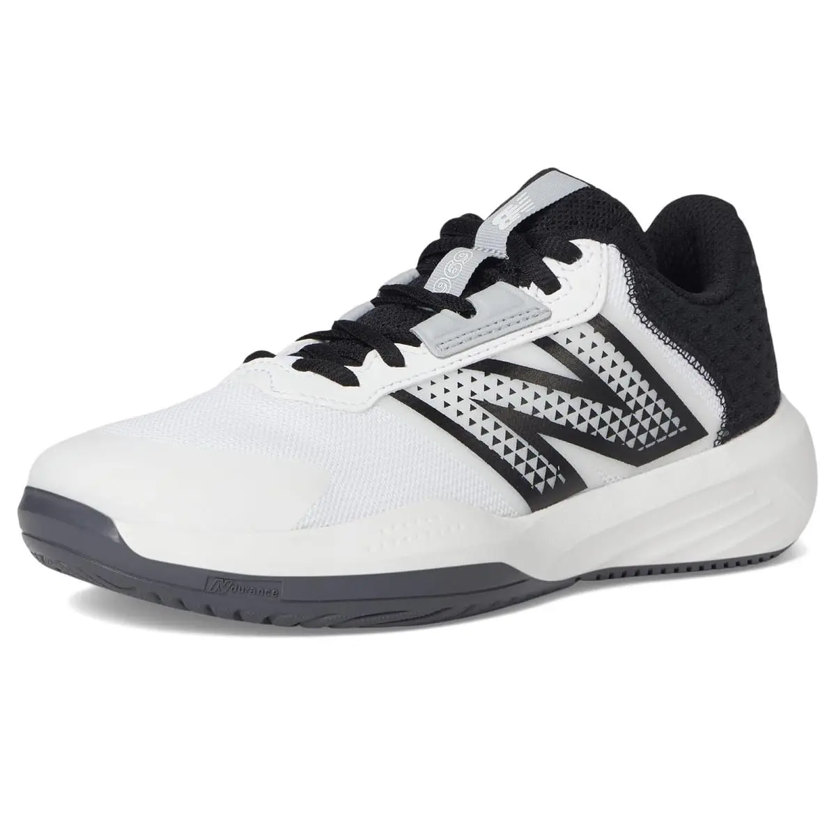 New Balance shoes - Black/White 26