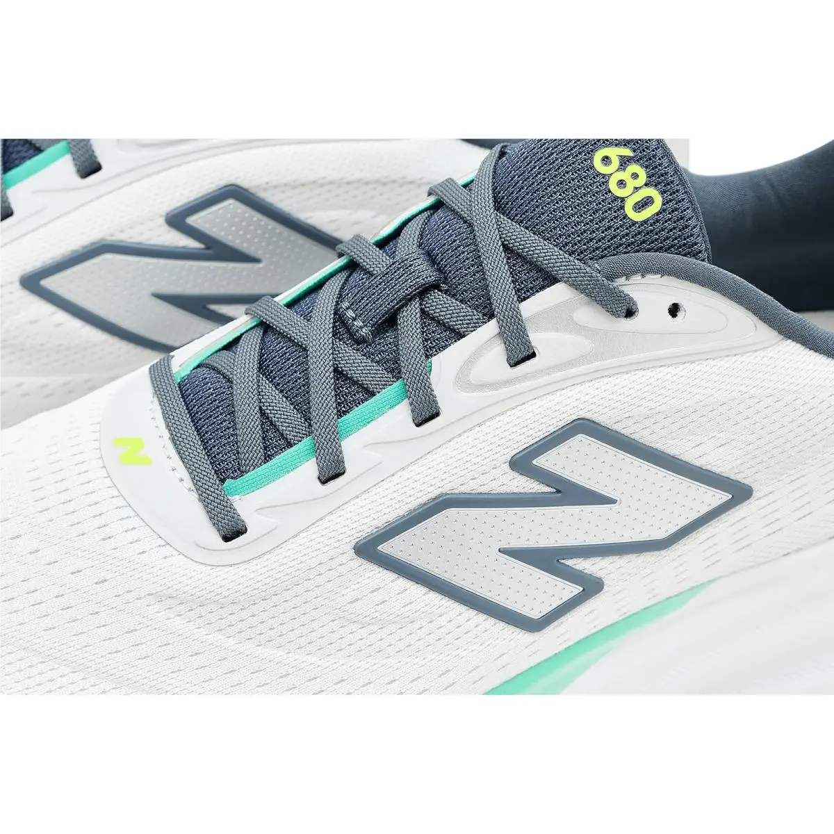 New Balance shoes - NB White/Black 18