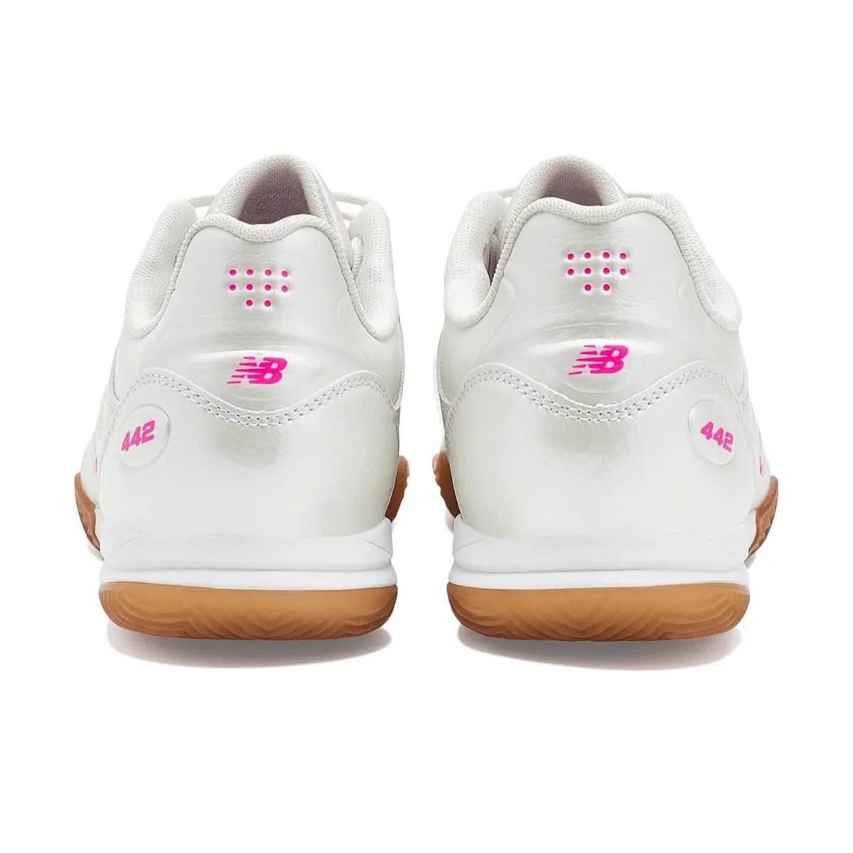 New Balance shoes - Black/NB White 26