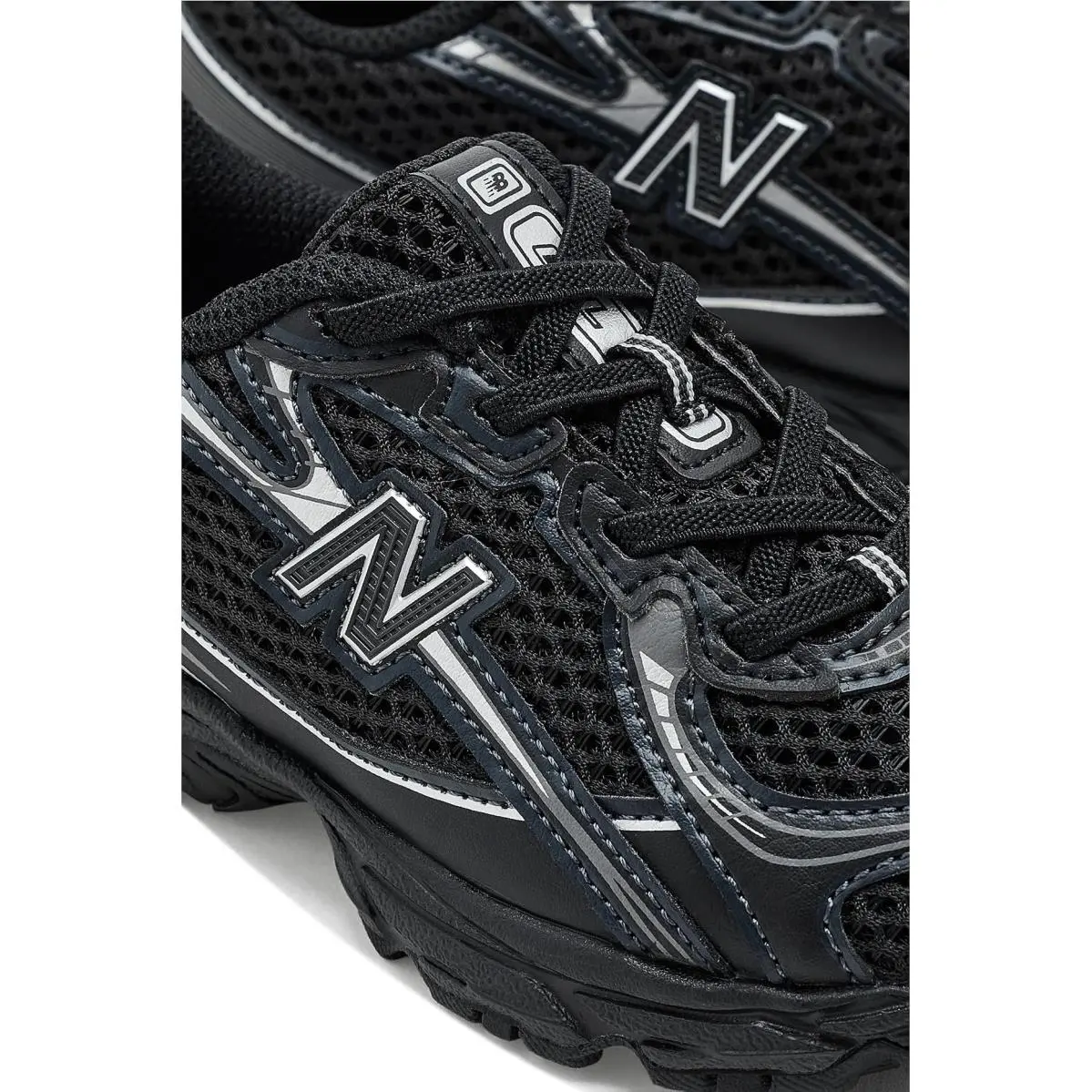 New Balance shoes - Black/Silver Metallic 11