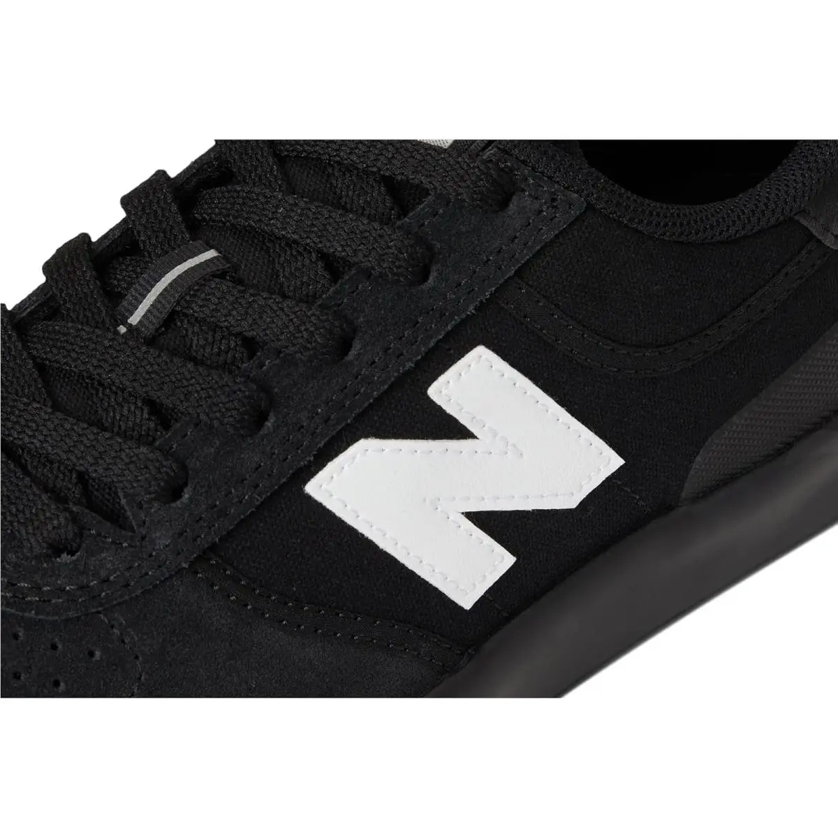 New Balance shoes - Black/White 3 11