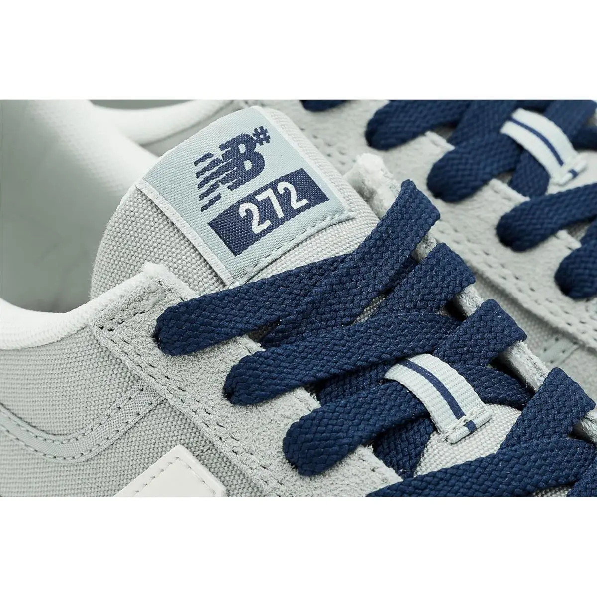 New Balance shoes - Black/White 3 24