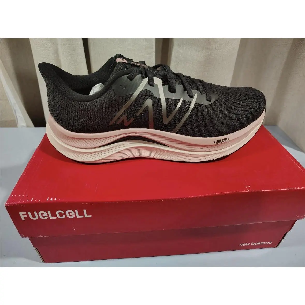 Size 7 M New Balance Fuel Cell Propel V4 Running Shoes Women`s Black New W/box