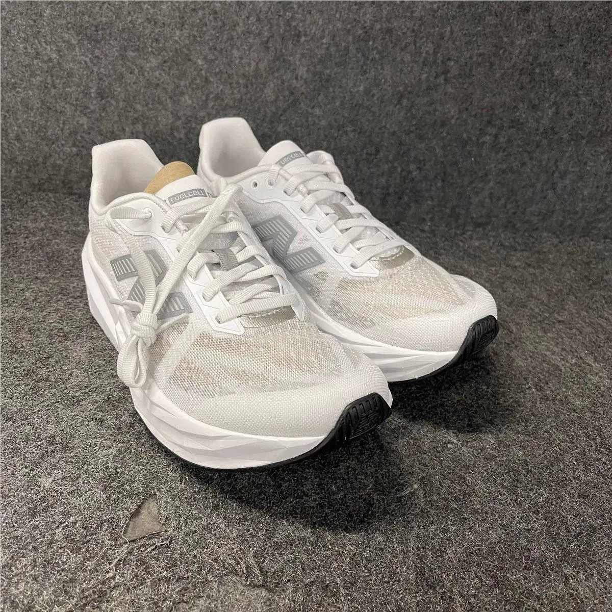 New Balance Fuelcell Rebel v5 Running Shoes Women`s Size US 7.5 B