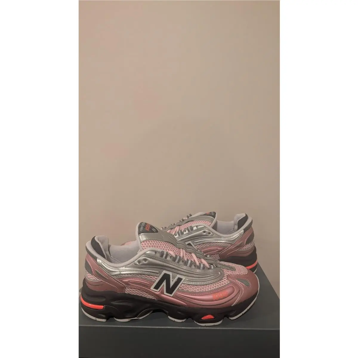 New Balance Women`s 1000 Pink Metallic Silver Running Shoe Size 10.5