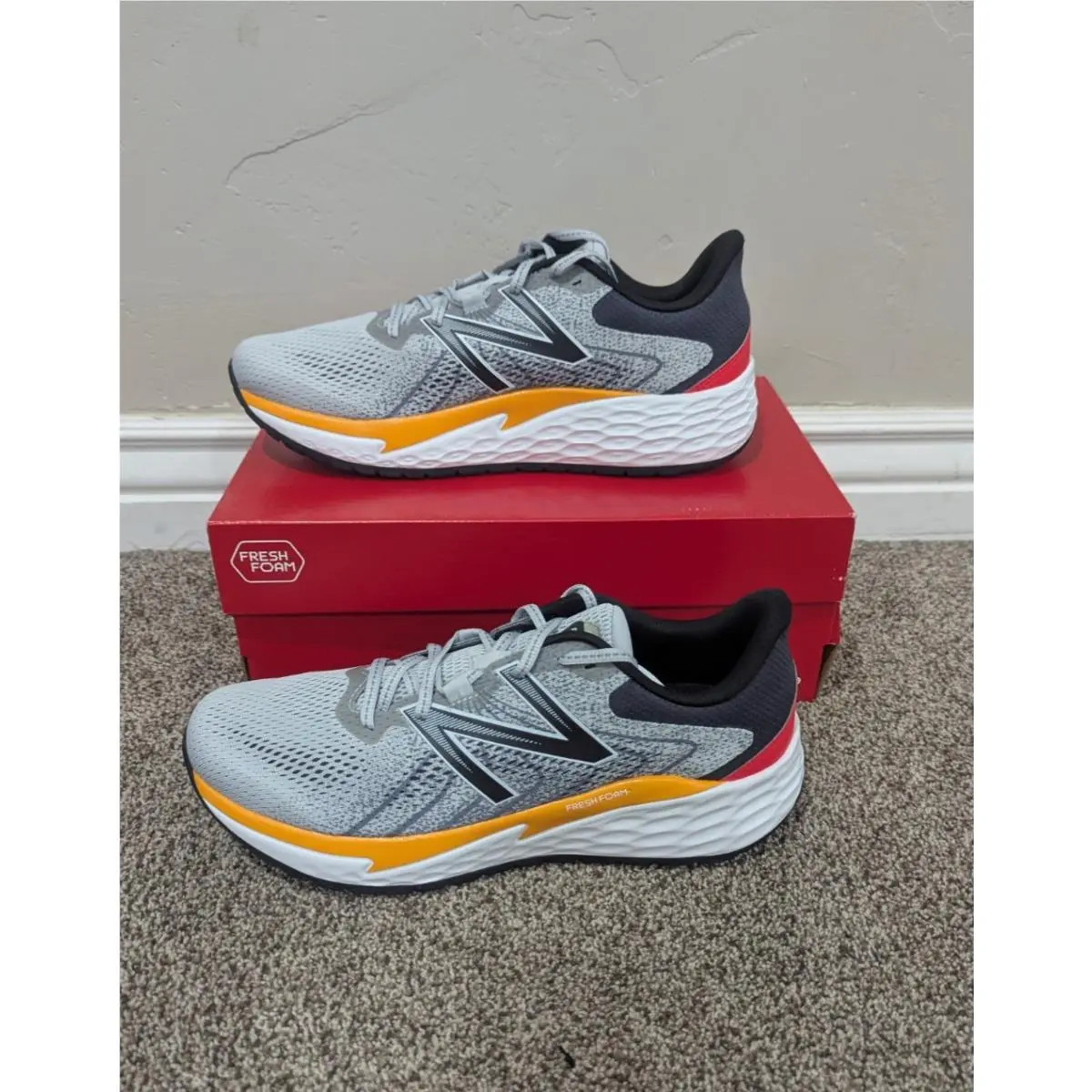 Size 11.5 Men`s New Balance MVARELL1 Multicolored Lace Up Running Athletic Shoes