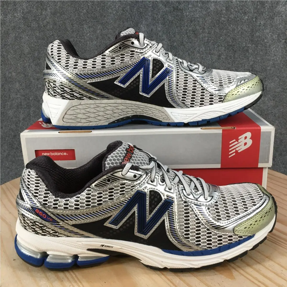 New Balance 860v2 Running Shoes Mens 11.5 B Lace Up Sneakers Low Top Silver New