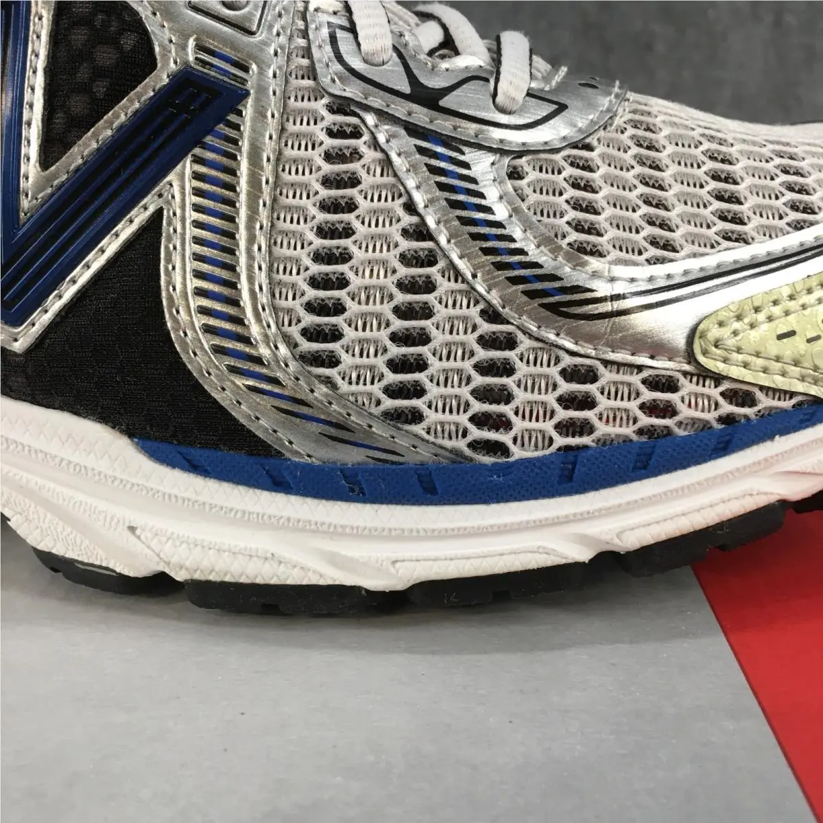 New Balance shoes - New Balance 860 - Silver 2
