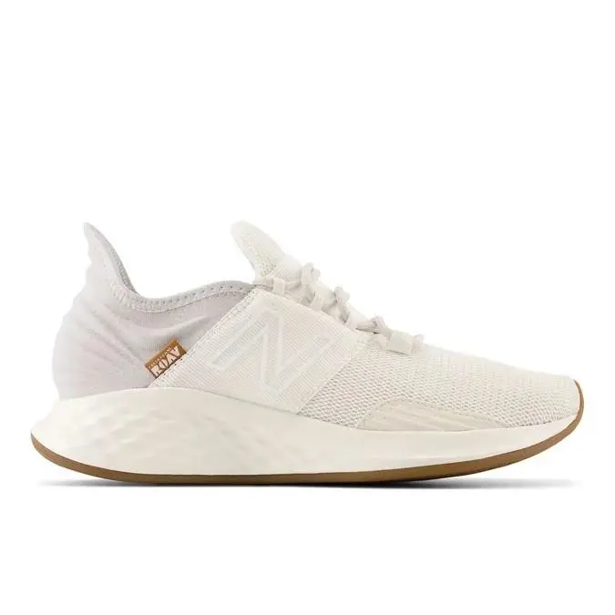 New Balance Women`s Fresh Foam Roav Running Shoe in White Size 9B