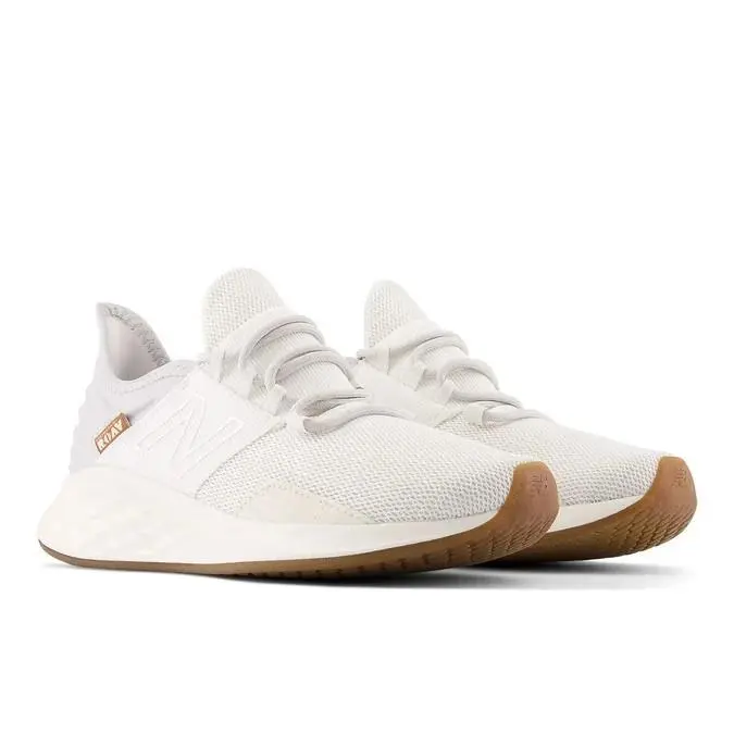 New Balance shoes - New Balance Fresh Foam Roav - White 2