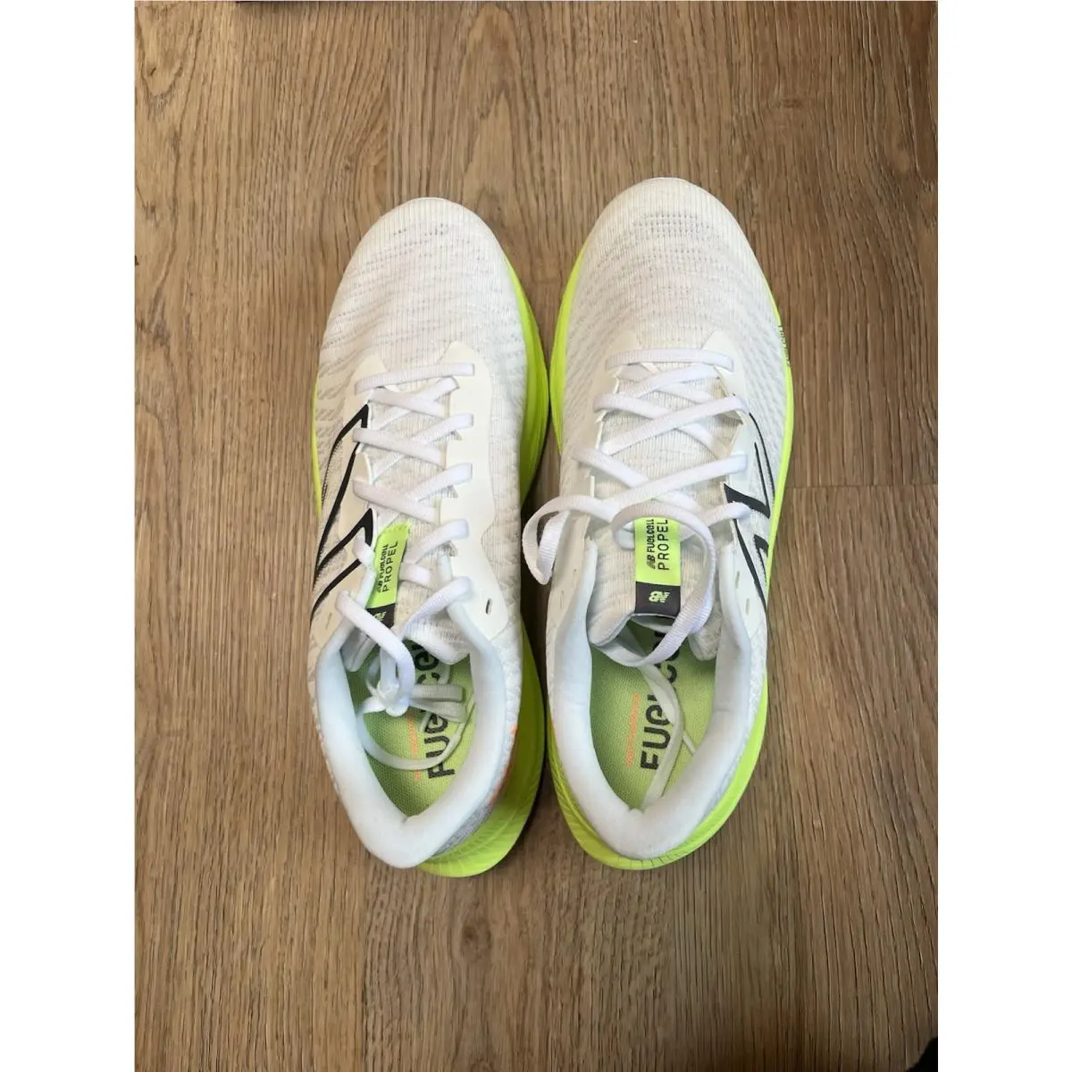 New Balance shoes - new balance Fuel Cell v4 - White Green 4