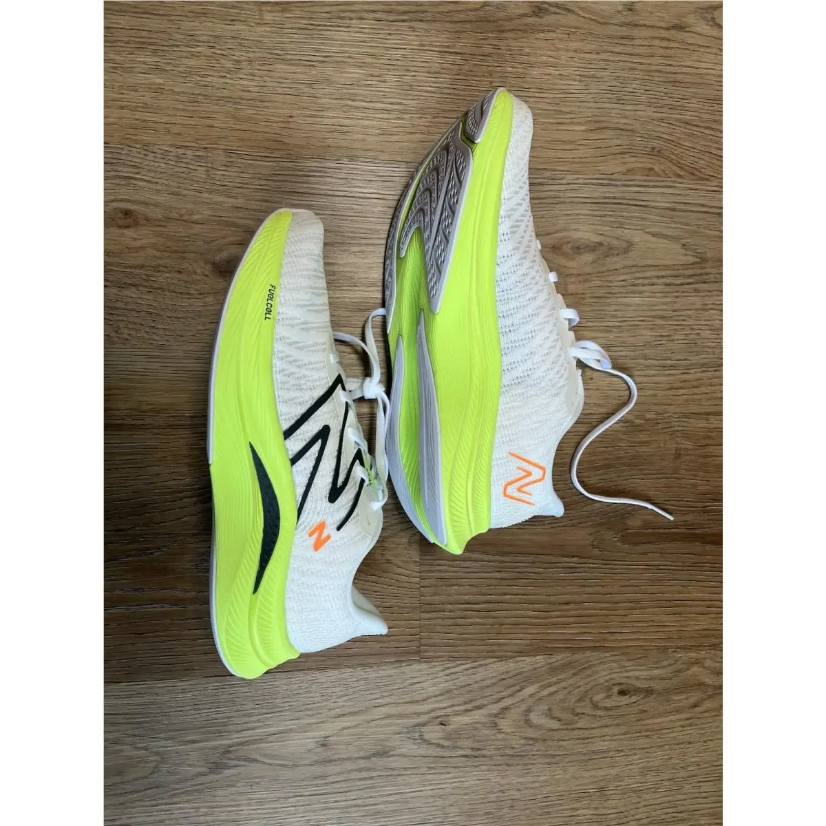 New Balance shoes - new balance Fuel Cell v4 - White Green 5