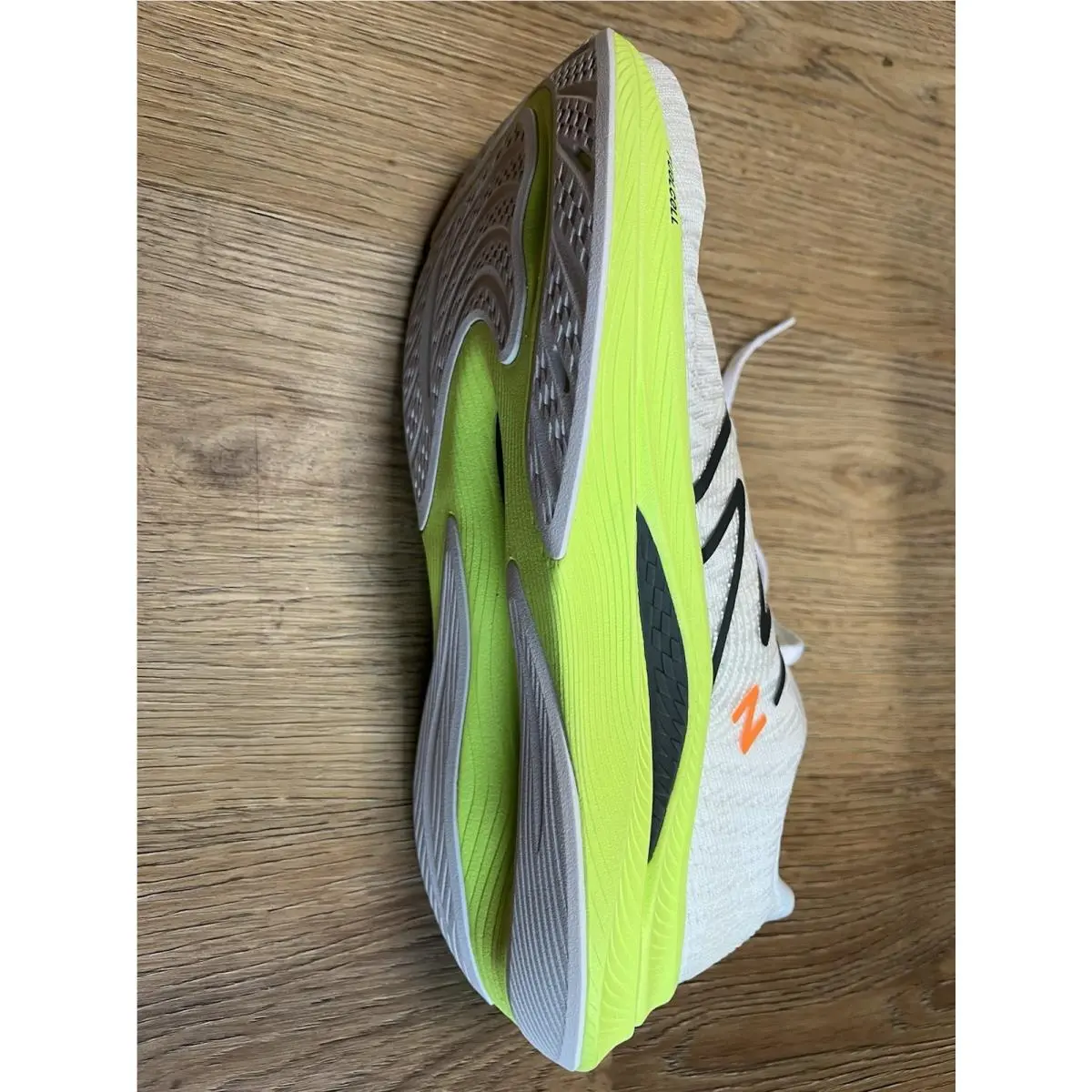 New Balance shoes - new balance Fuel Cell v4 - White Green 6