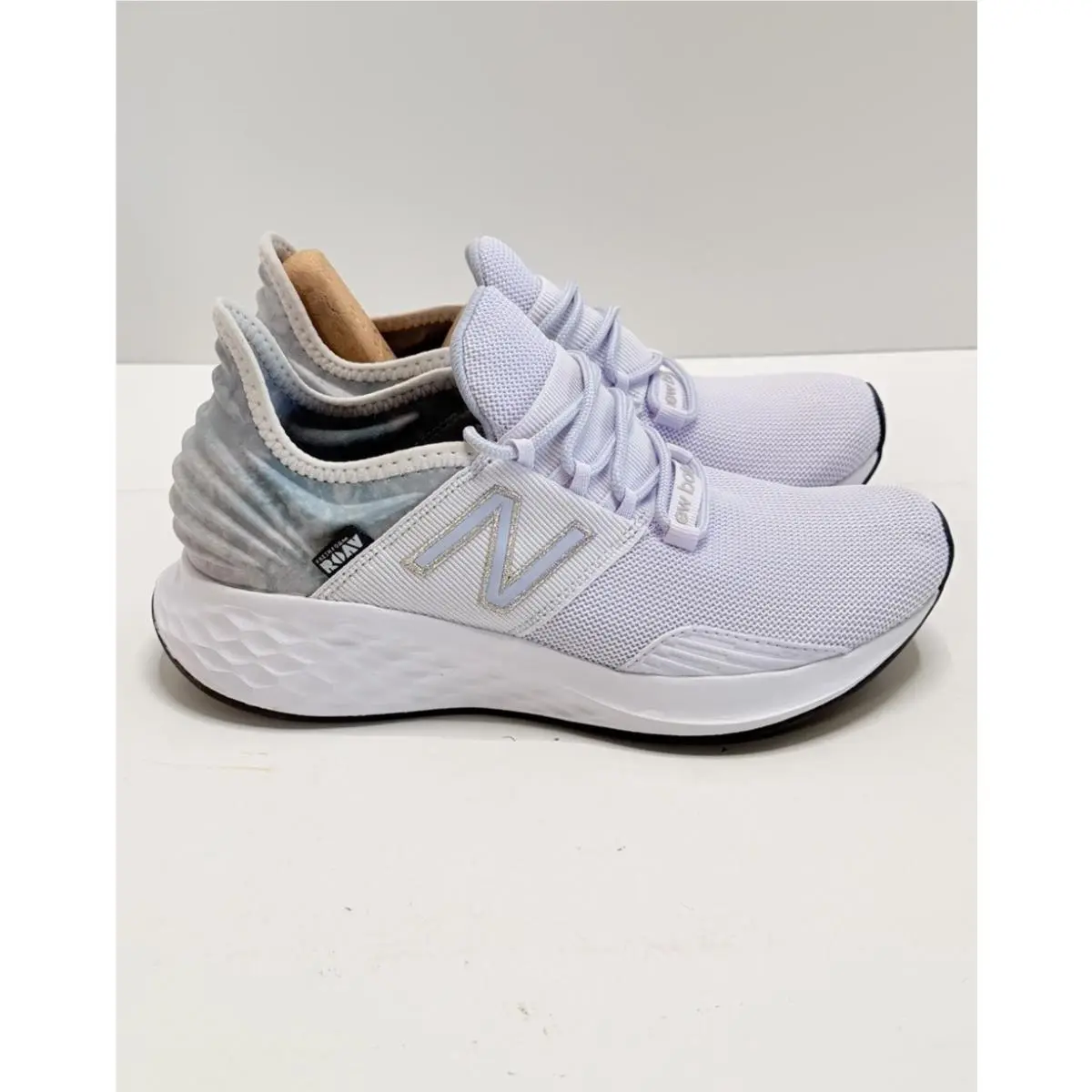 New Balance shoes - New Balance Fresh Foam WROAVPG1 - White and Light Blue 3