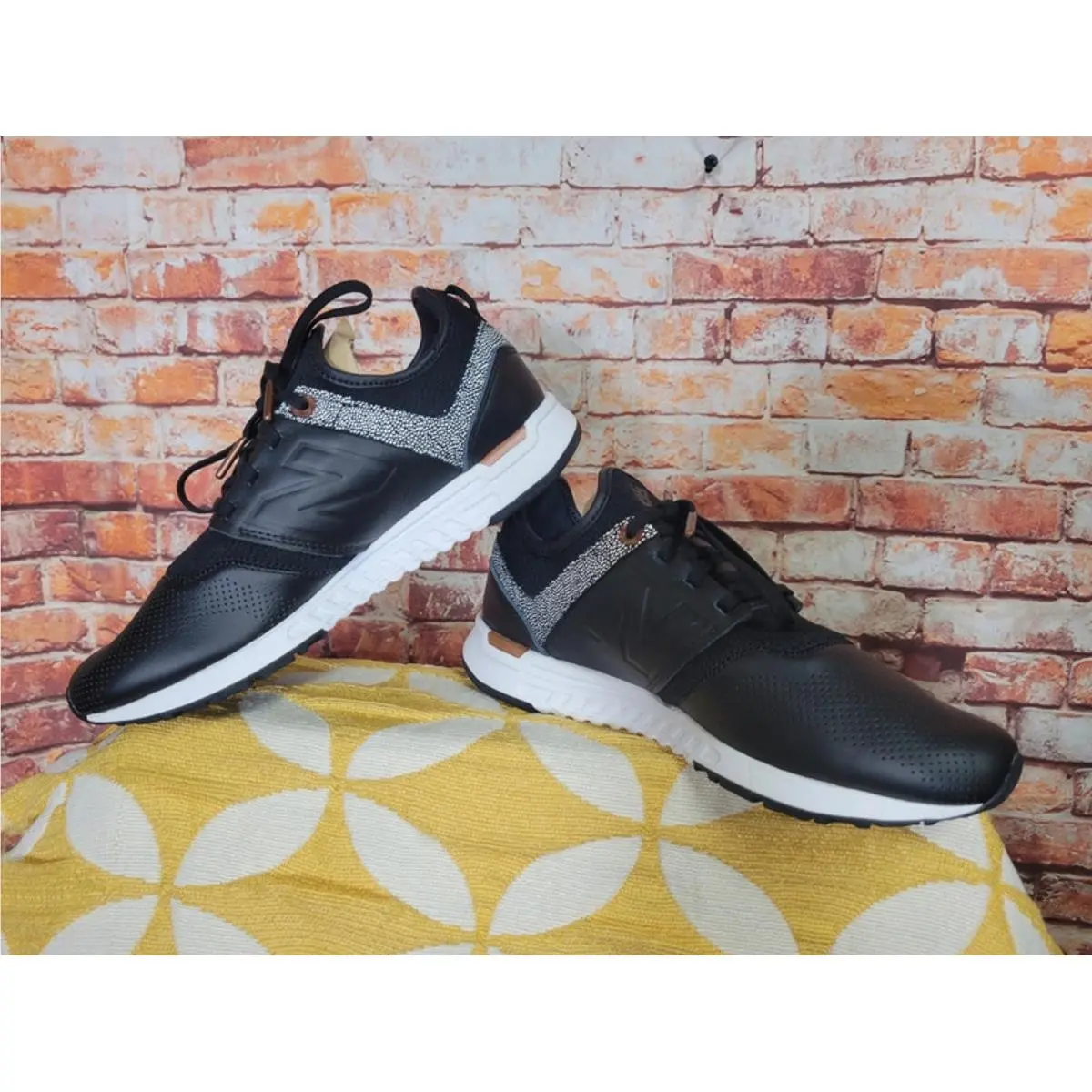 New Balance shoes - Black 1