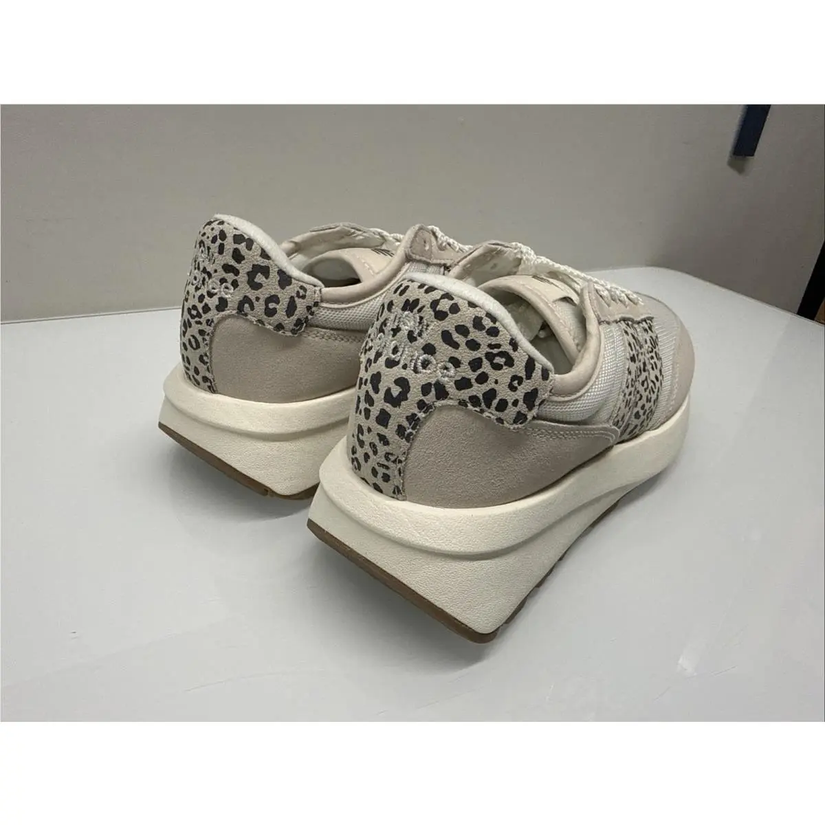 New Balance shoes - New Balance 327 - U370LP - Beige 1