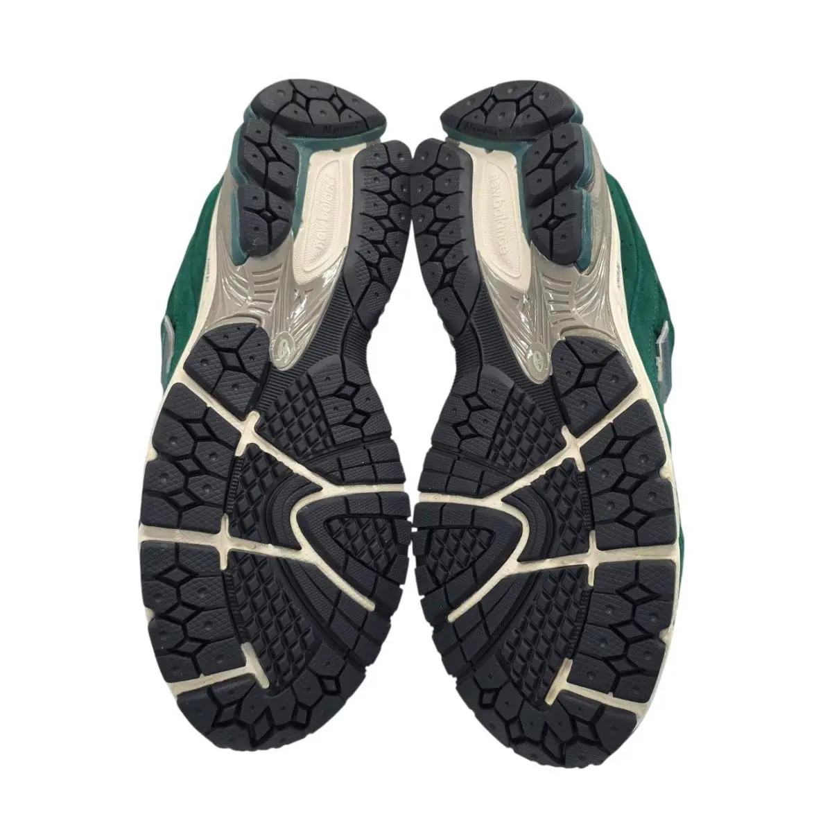 New Balance shoes - New Balance 2002R - Marsh Green/New Spruce/Sea Salt 2