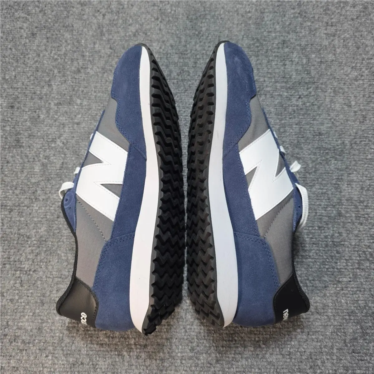 New Balance shoes - Blue 4