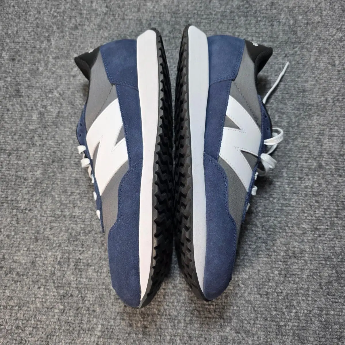 New Balance shoes - Blue 5