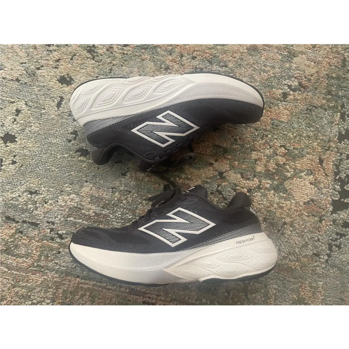 New Balance shoes - New Balance 880 - Black 1