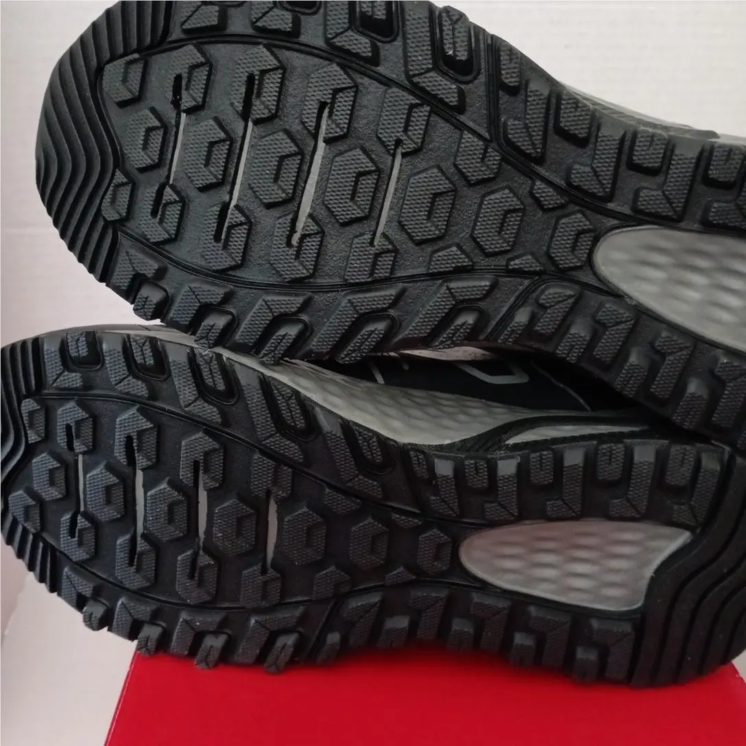 New Balance shoes - New Balance 410v8 - Black 5