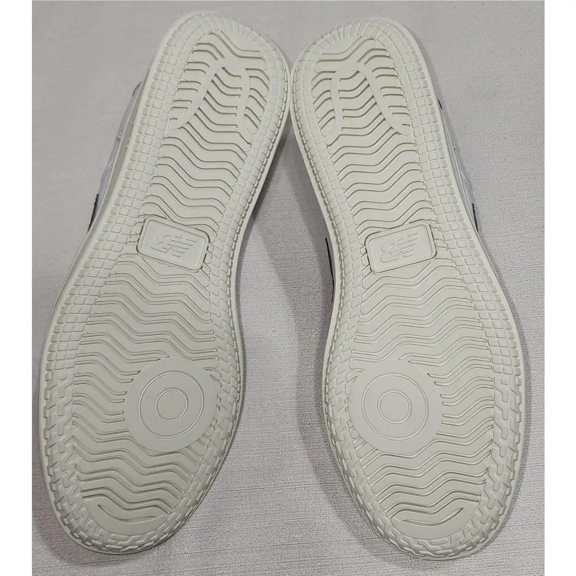 New Balance shoes - White 4
