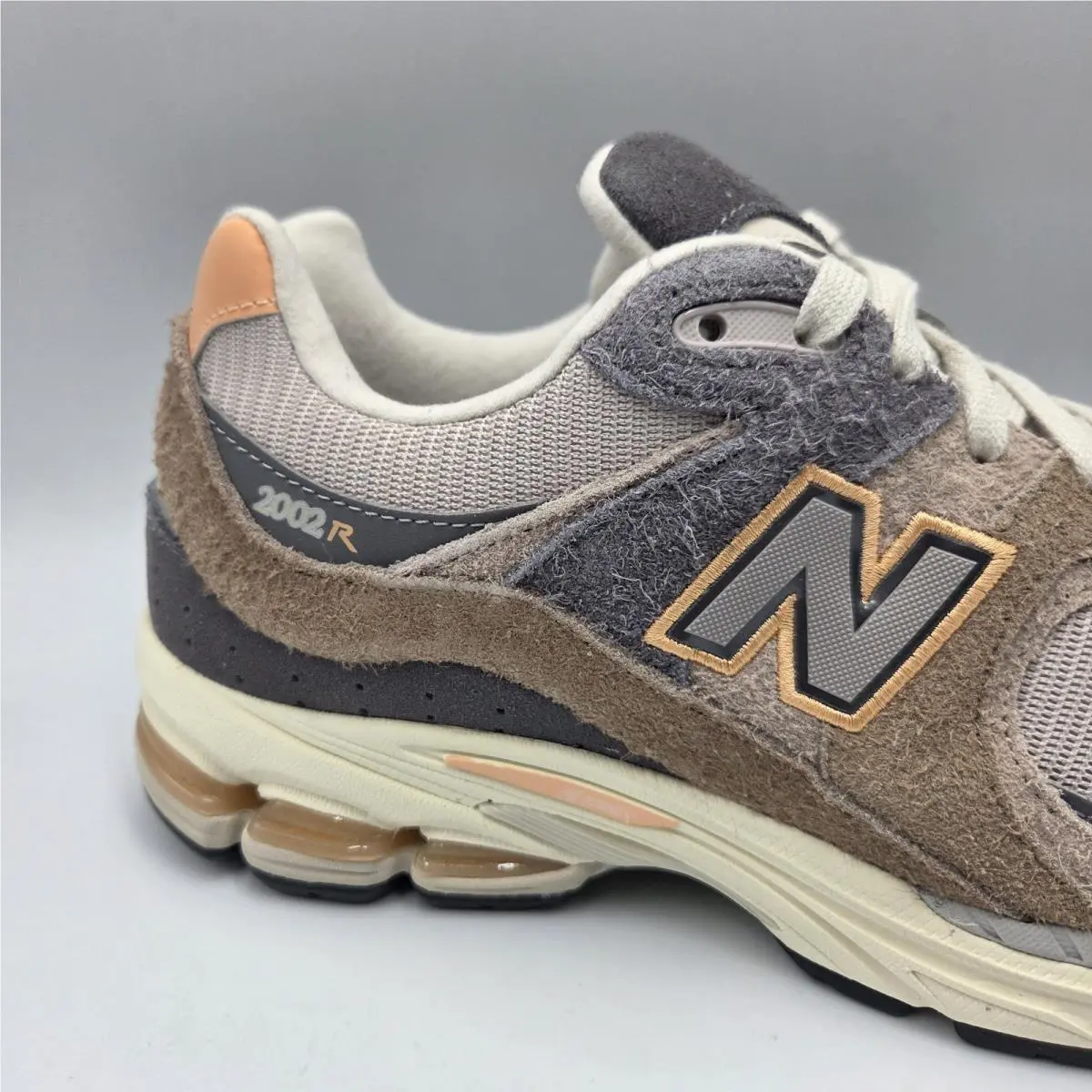 New Balance shoes - New Balance 2002 R - M2002RFZ - Brown 0