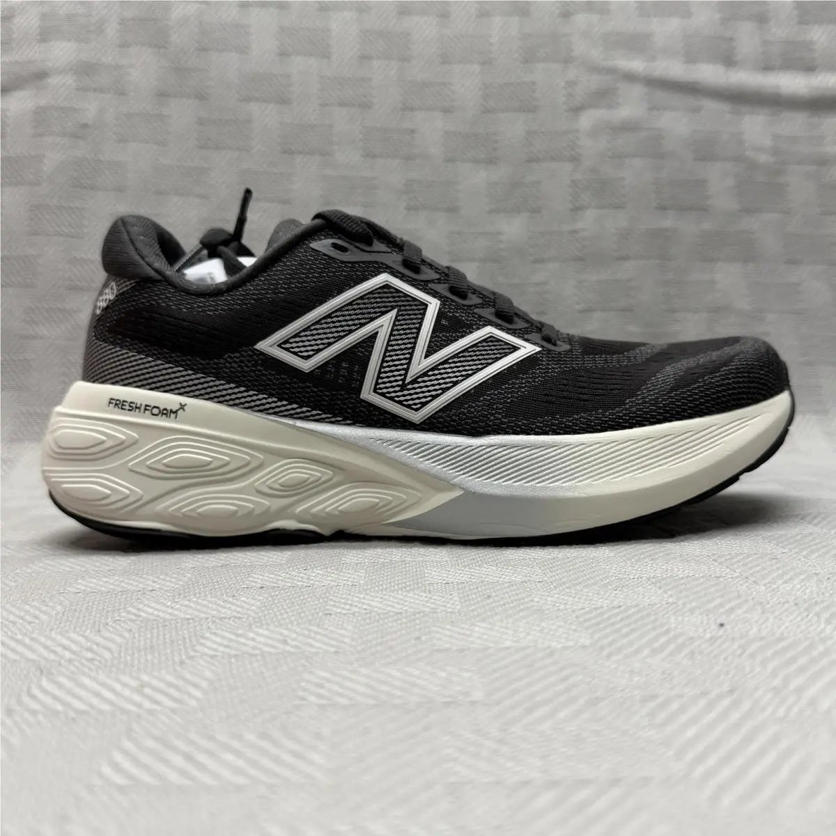 New Balance Running Shoes Womens Size 6.5 Black Fresh Foam X 880v15 W880H15