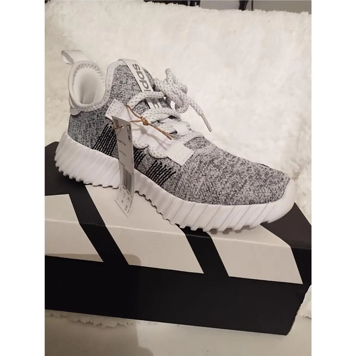 Woman`s Adidas Sportswear Kaptir Flow Id6640