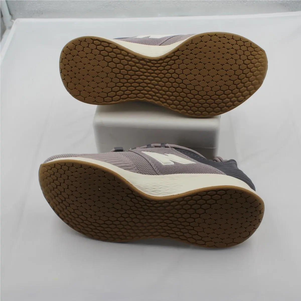 New Balance shoes - New Balance Fresh Foam Roav - WROAV7E3 - Gray 3