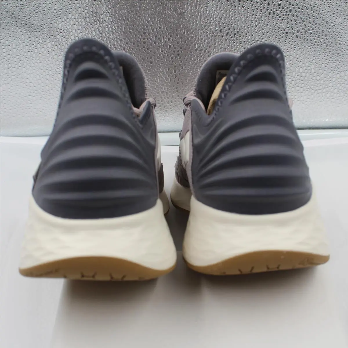 New Balance shoes - New Balance Fresh Foam Roav - WROAV7E3 - Gray 5