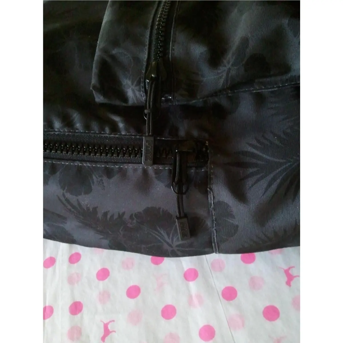 Victoria's Secret  bag   - Multicolor, Manufacturer: Black Floral, Handle/Strap: Multicolor 11