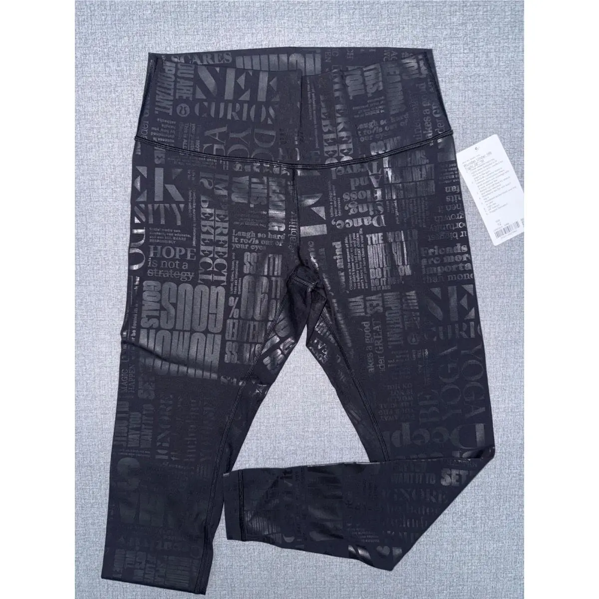 Lululemon Size 12 Wunder Under HR Tight 28 Black Manifesto Foil Leggings