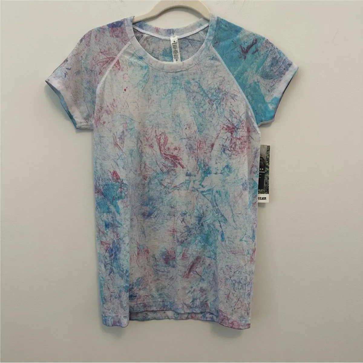 Lululemon Seawheeze Swiftly Speed SS Tee in Tie Dye Size 10