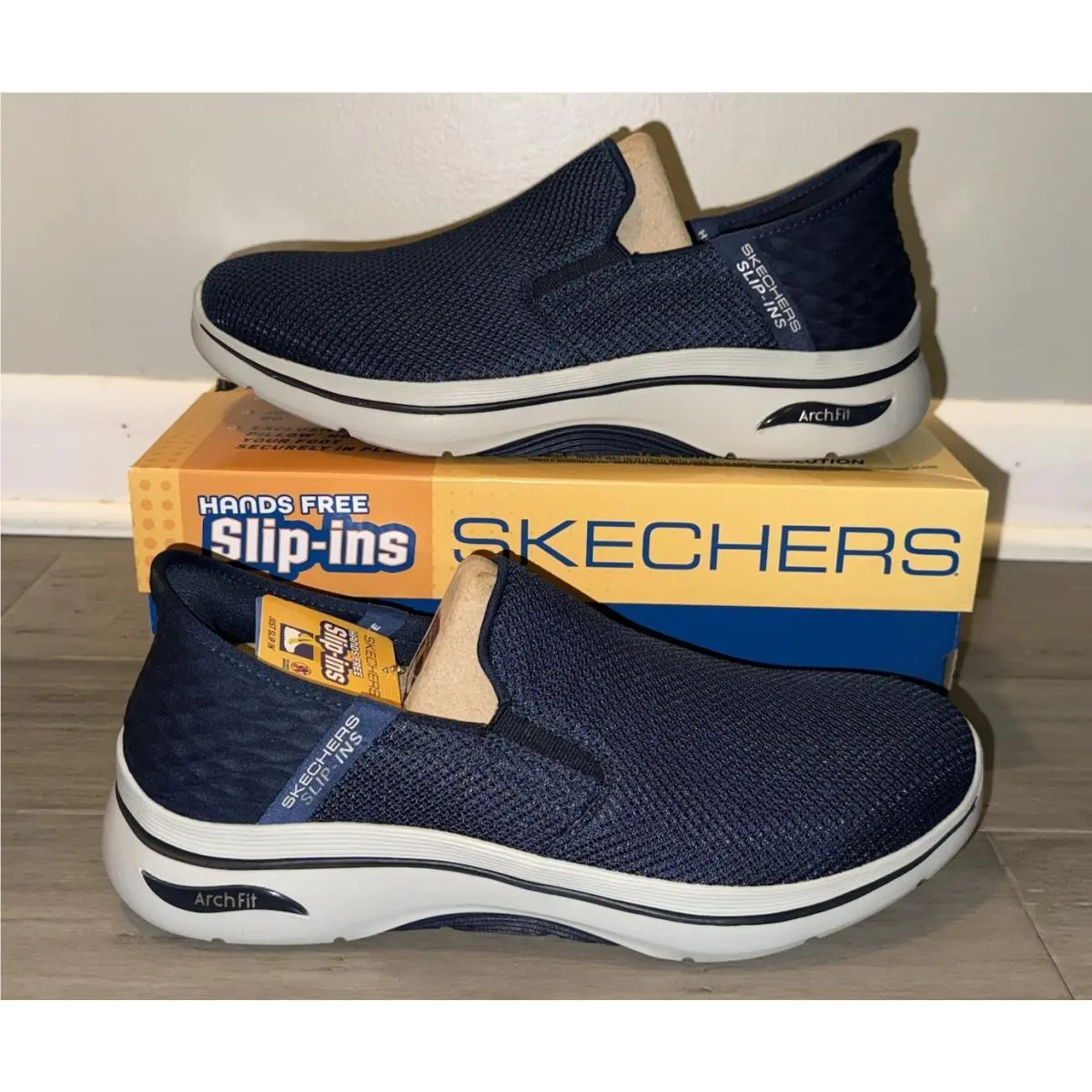Skechers Go Walk Arch Fit Men`s 10.5 Hands Free Slip-ins Navy Blue 216600